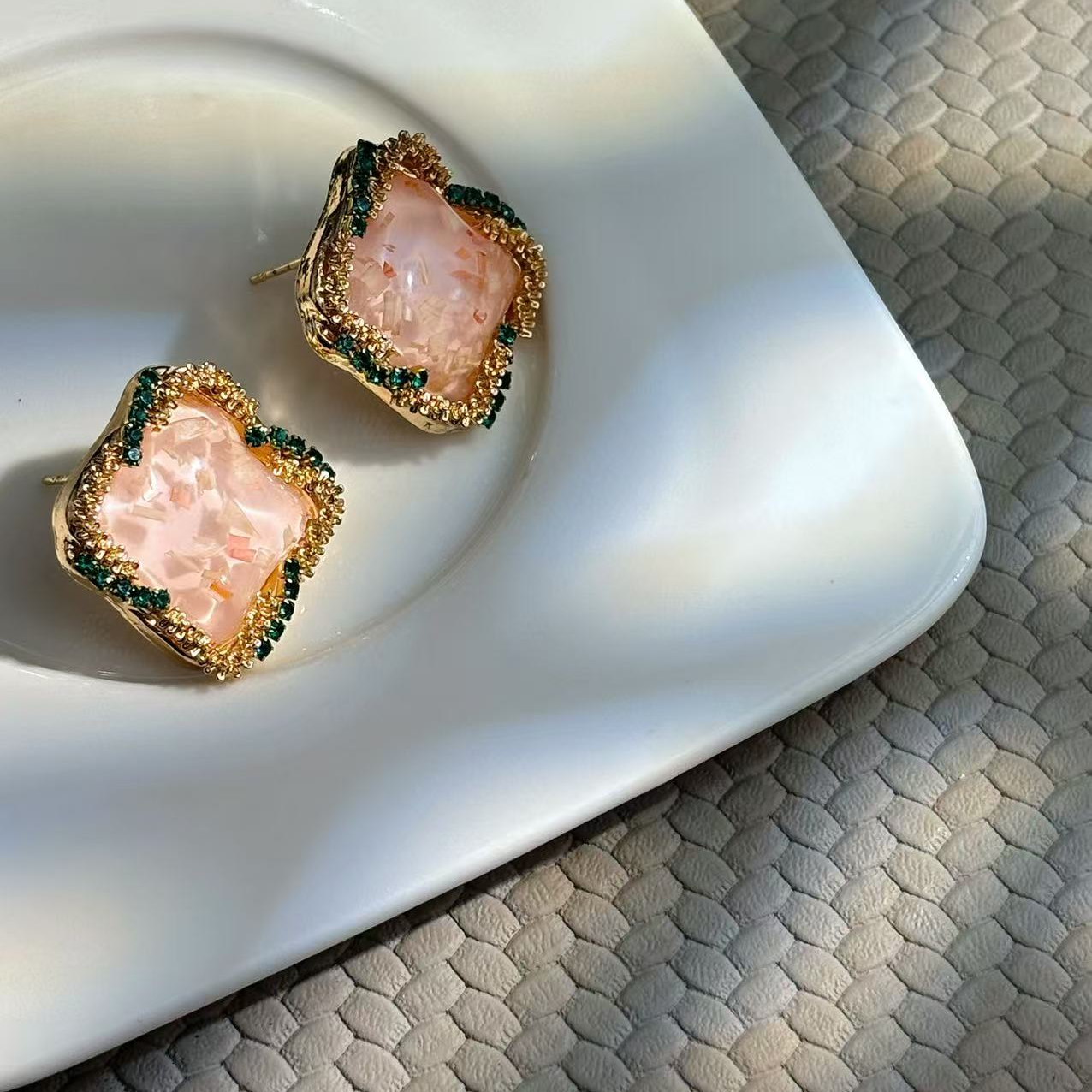 合金树脂耳饰 034中古树脂花朵方形法式甜美设计轻奢小众耳饰