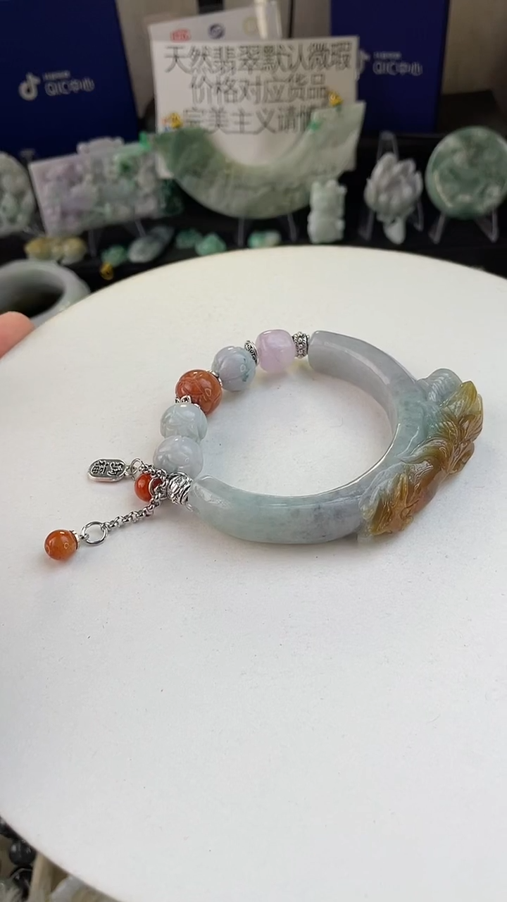 未镶嵌手链翡翠娜****?手工定制默认微瑕主播介绍为准
