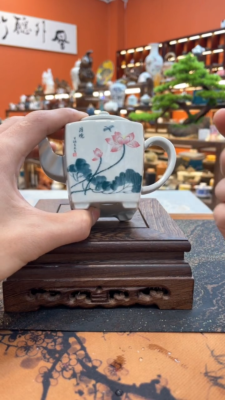 【闪购商品】@@@@@@@@@@@荷塘四方壶