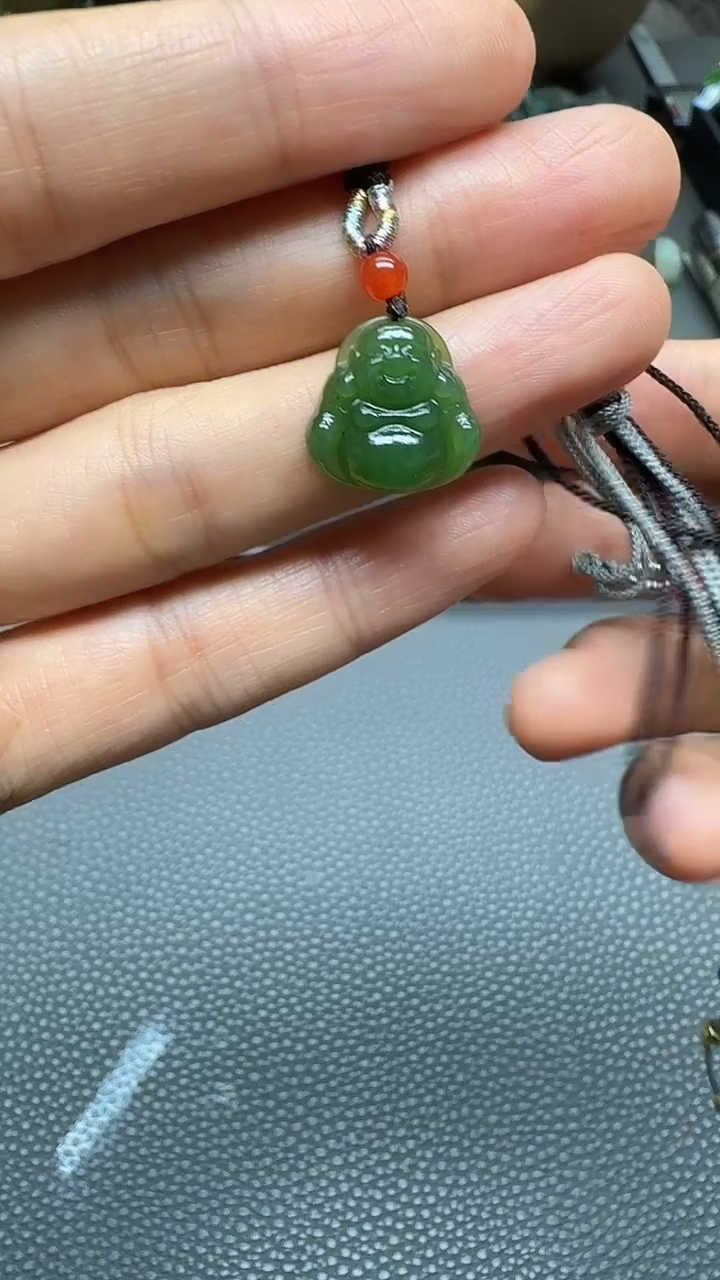 颈饰未镶嵌和田玉（碧玉）佛公小佛