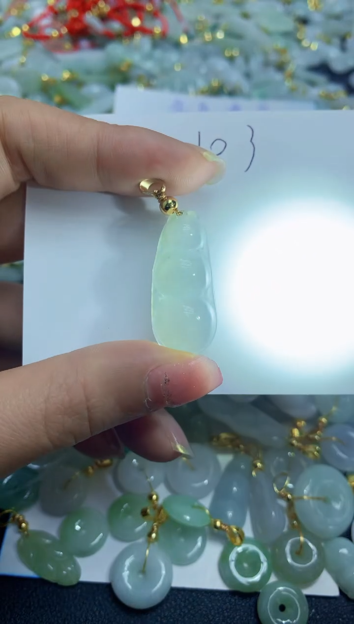 【闪购商品】翡翠颈饰合金天然翡翠A货