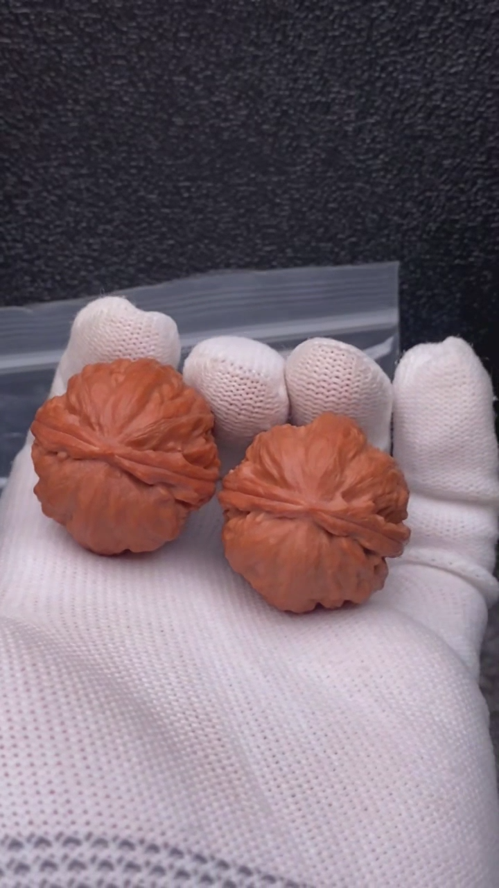 【闪购商品】文玩核桃把件盘龙石