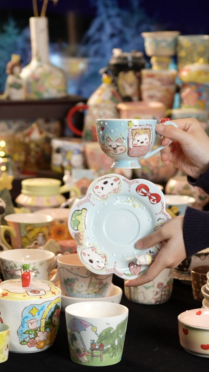 其他陶无***、景德镇釉下彩手绘设计师款陶瓷微瑕