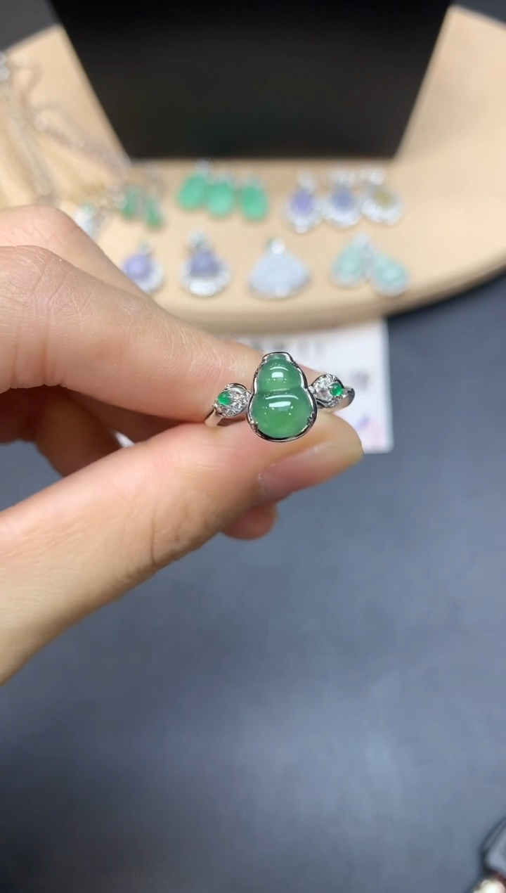 【闪购商品】翡翠戒指银S925镶嵌葫芦【多样性发其一】