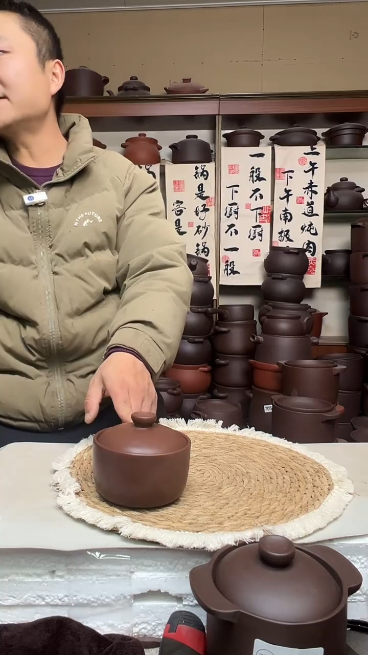 宜兴紫砂微瑕隔水炖盅350cc，一对