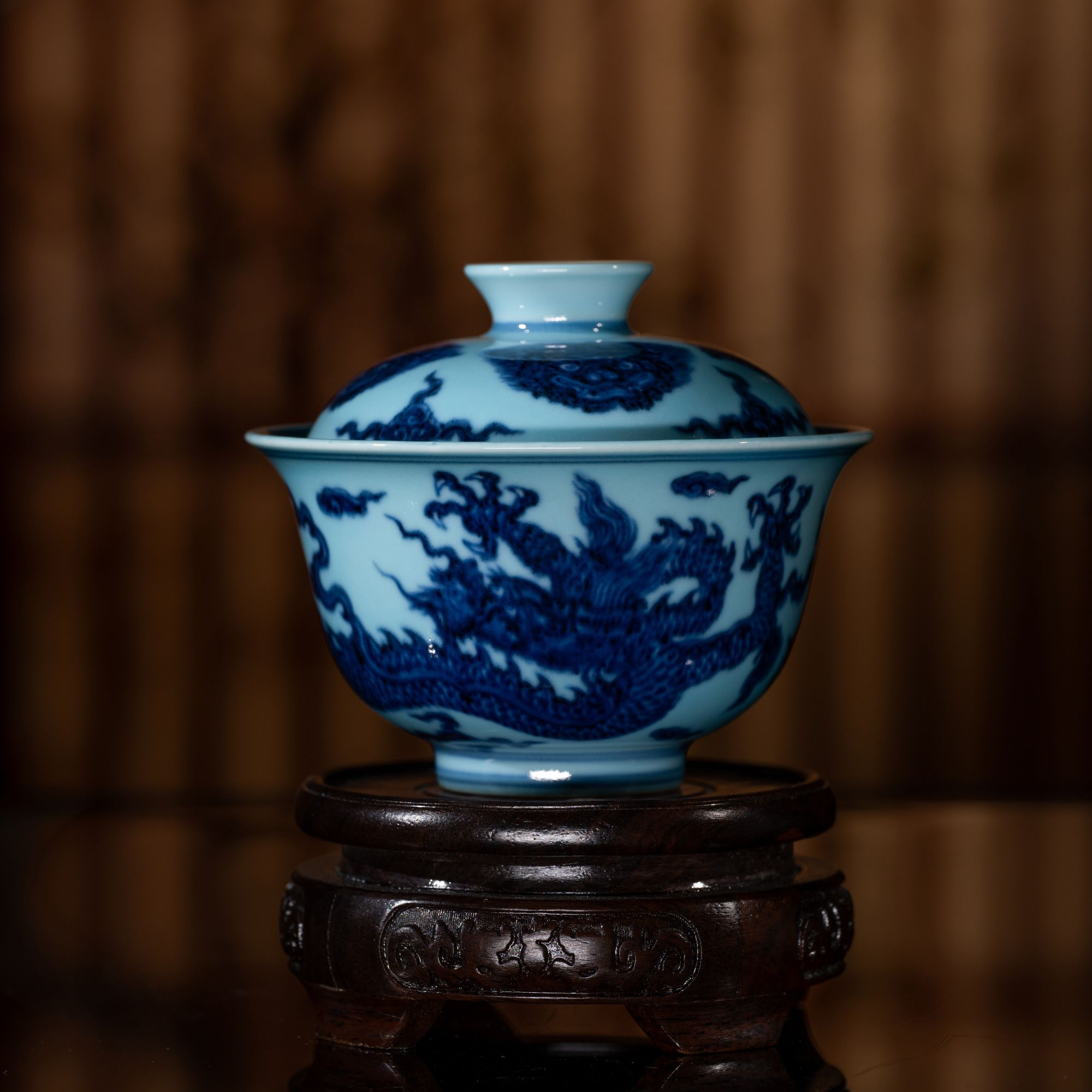 御窑元华堂孔雀蓝釉青花霸王龙纹盖碗