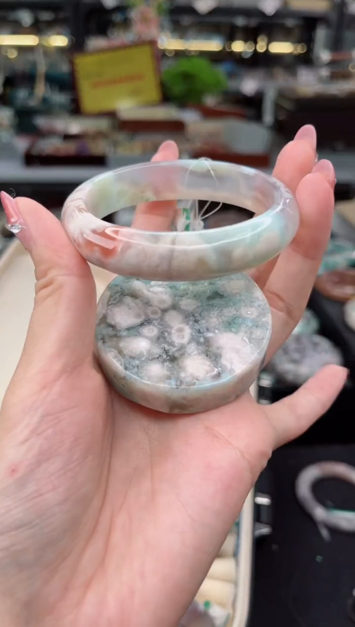 【闪购商品】石英质玉手镯未镶嵌55圈口（赠品镯心）S9048