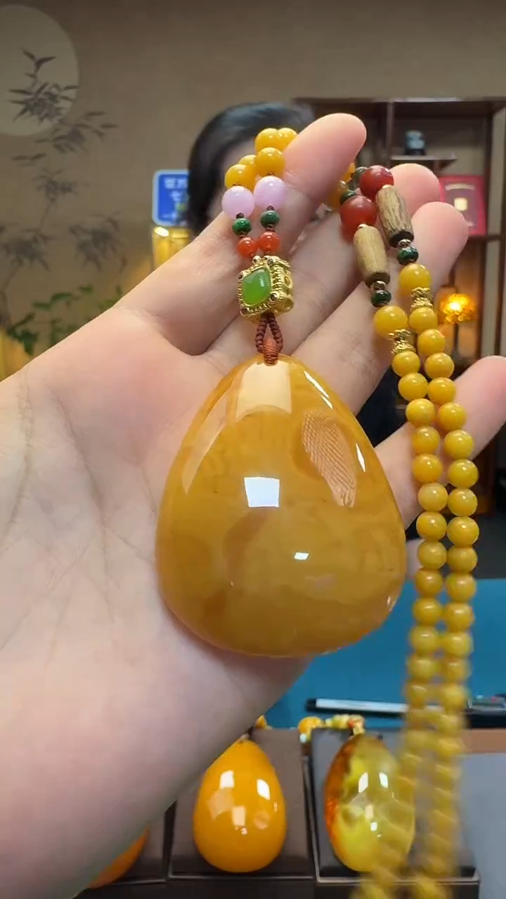 琥珀吊坠(赠链)未镶嵌天然保真蜜蜡水滴套装