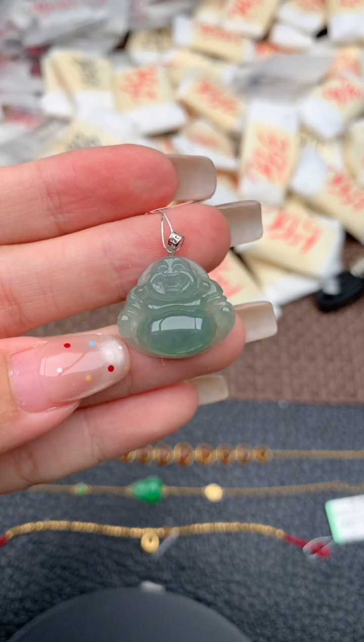 18K金镶嵌挂件翡翠一