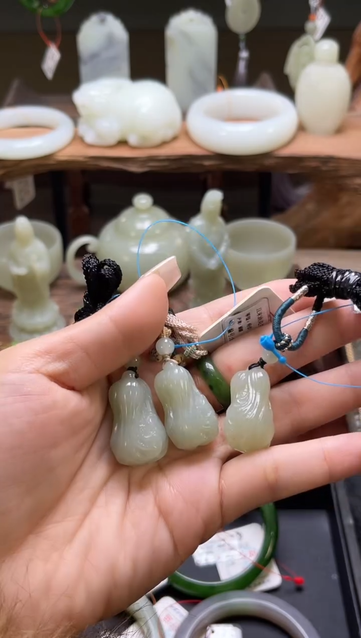 【闪购商品】和田玉吊坠未镶嵌且末迪克兰白菜 多样性发一