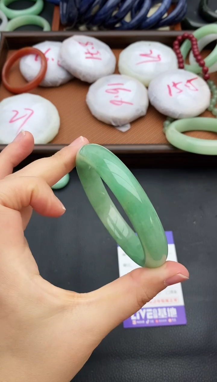 未镶嵌手镯石英质玉122+57/58