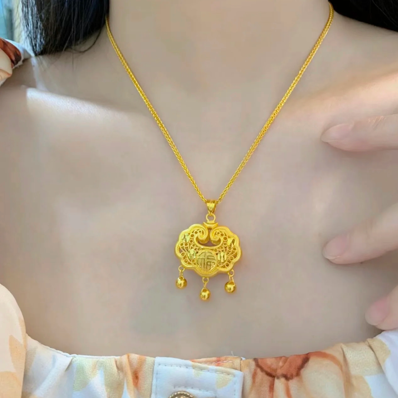 铜合金项链 新中式国潮吊坠镂空锁平安长命锁时尚挂坠