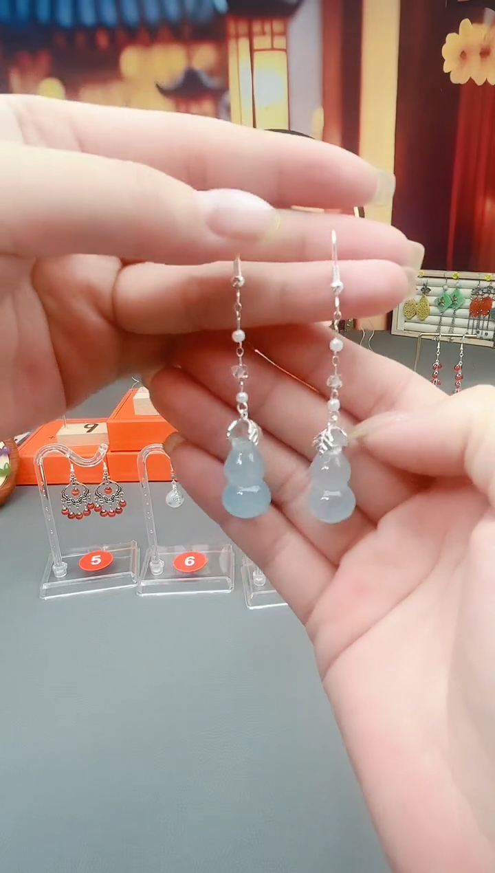 未镶嵌石英质玉（天山翠）耳钉535