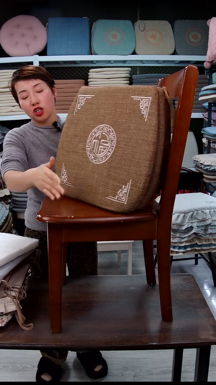 布新中式刺绣棉麻：咖色4个