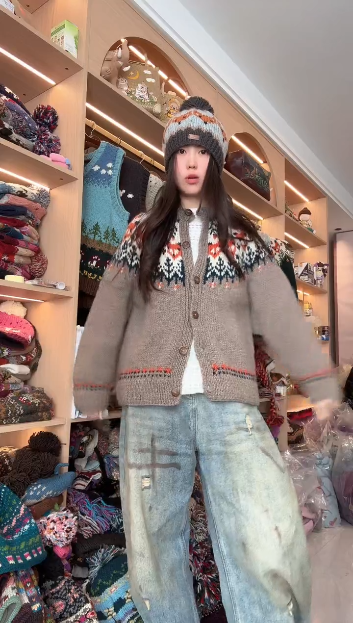 羊毛灰咖狐狸毛衣