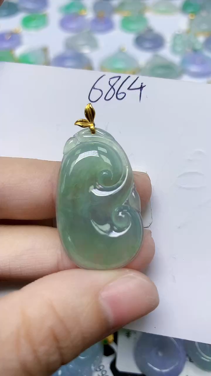 翡翠18K金镶嵌颈饰 天然缅甸翡翠A货