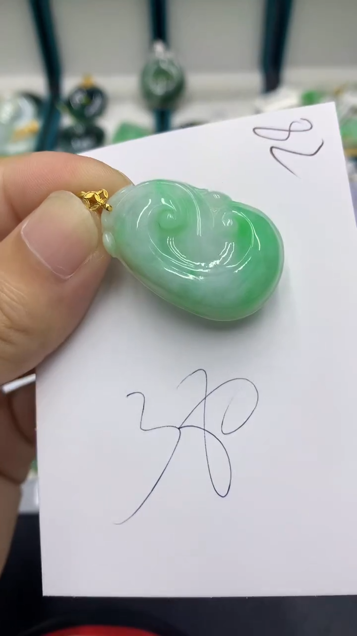 【闪购商品】翡翠颈饰18K金镶嵌翡翠