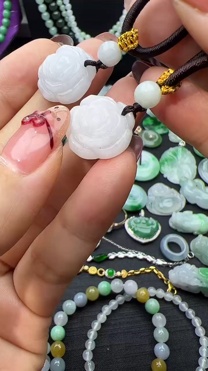 颈饰未镶嵌翡翠花开富贵多样性发其一