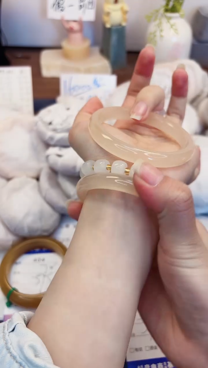 【闪购商品】石英质玉手镯未镶嵌405-美人条藕粉-圈口57