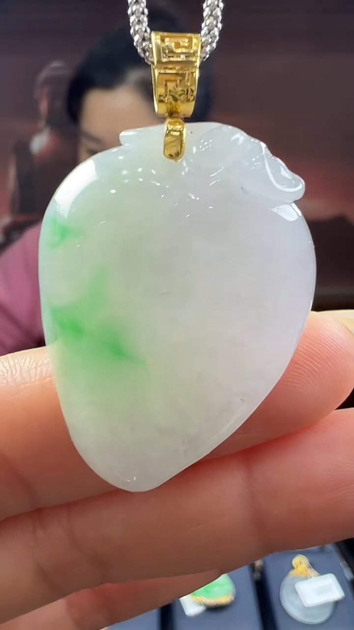 18K金镶嵌挂件翡翠桃子 不含链