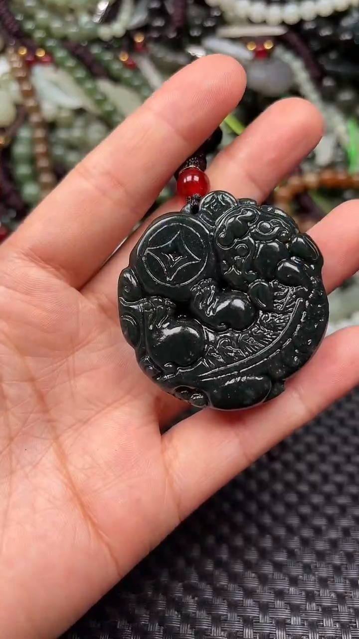 和田玉未镶嵌颈饰1