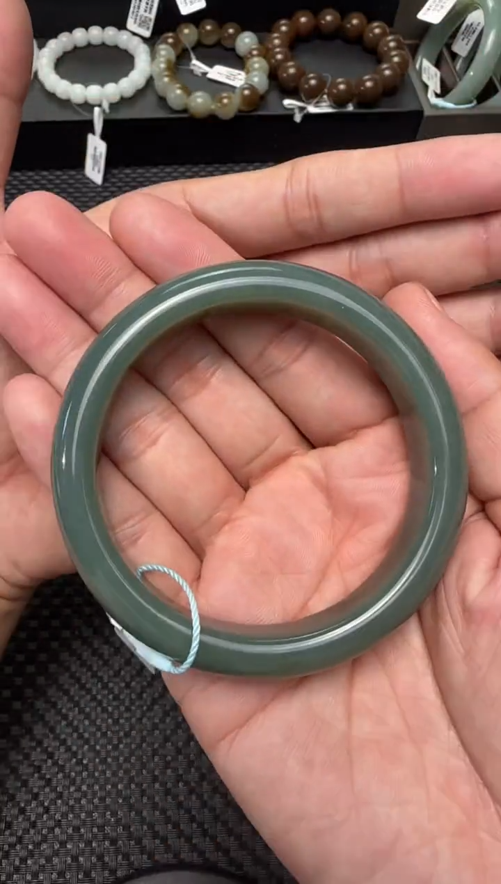 未镶嵌手镯和田玉女**播且末蓝手镯卡62