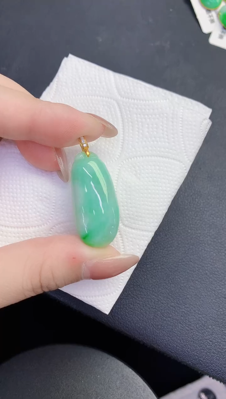 颈饰未镶嵌翡翠缅甸天然翡翠A货