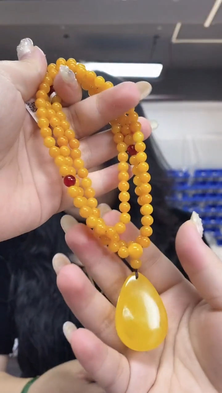 【闪购商品】蜜蜡裸石未镶嵌多样性发其一颜色微差