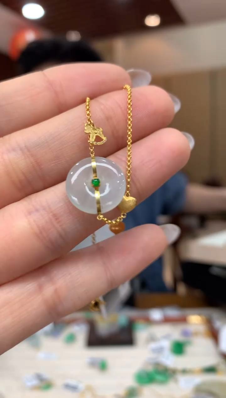 18K金镶嵌手链翡翠手链