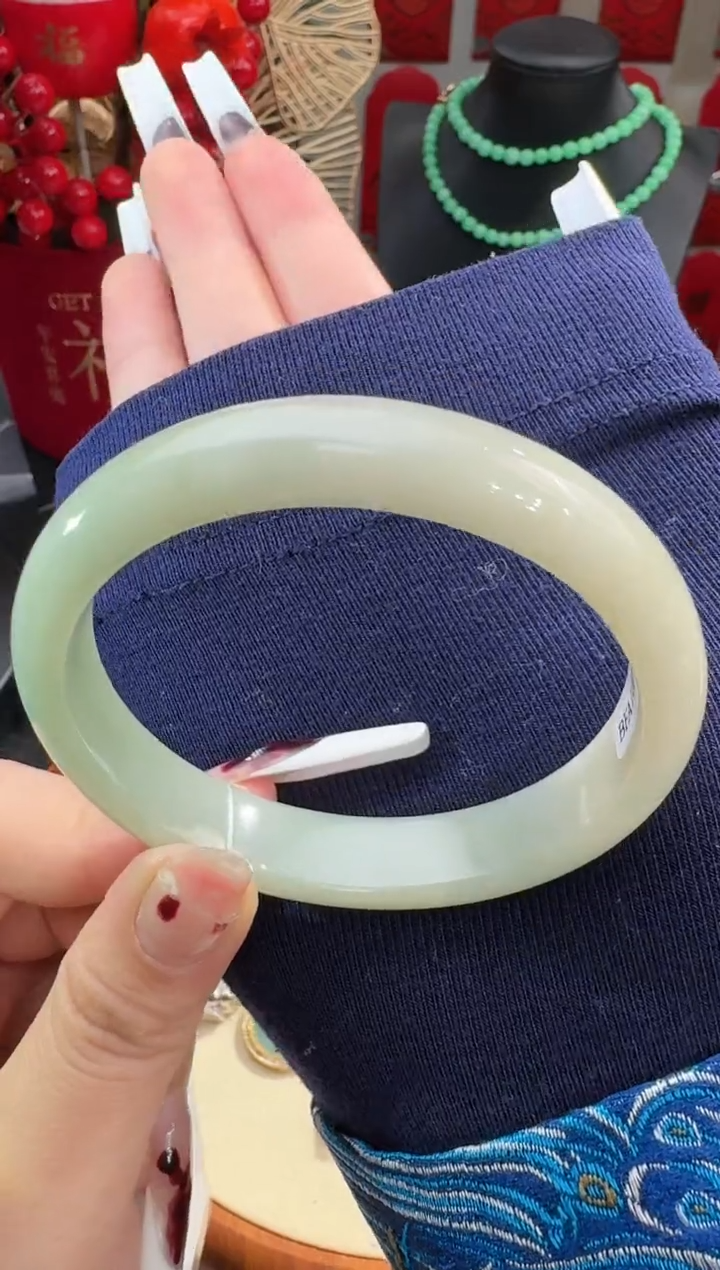 【闪购商品】翡翠手镯未镶嵌手镯