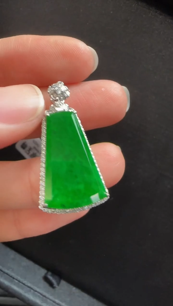 【闪购商品】翡翠颈饰18K金镶嵌113无事牌一个