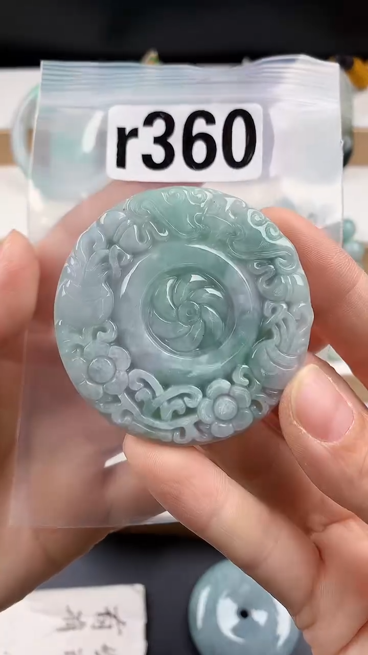 颈饰未镶嵌翡翠天然翡翠吊坠挂件