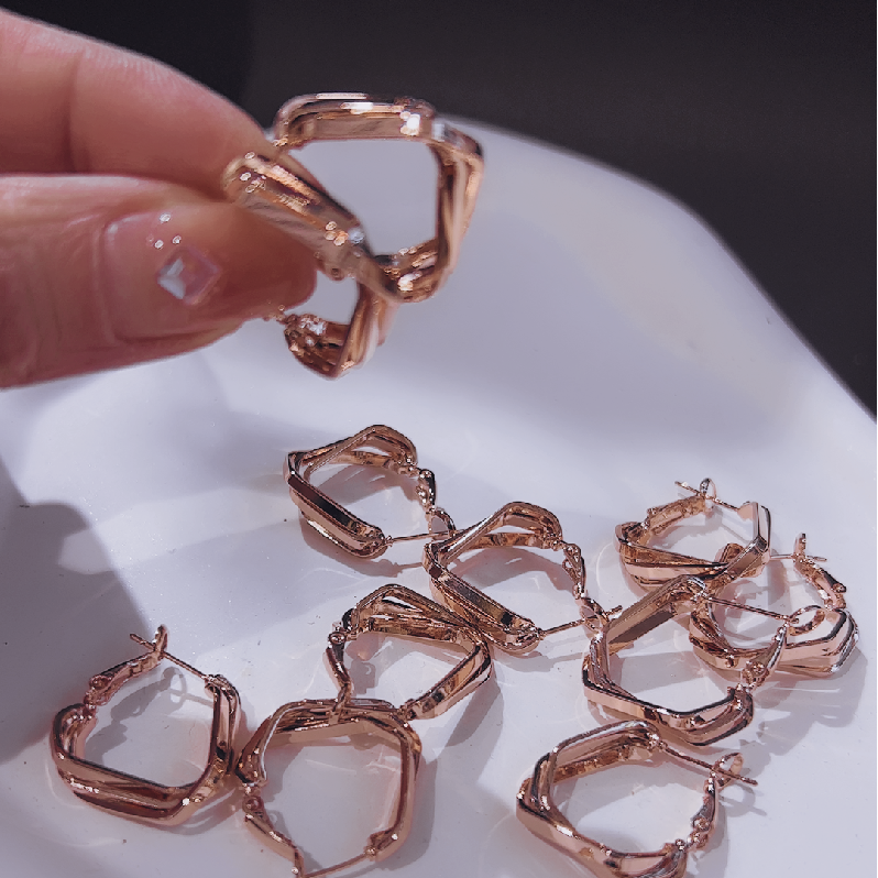 铜合金耳饰 俄罗斯紫金色三角形耳圈