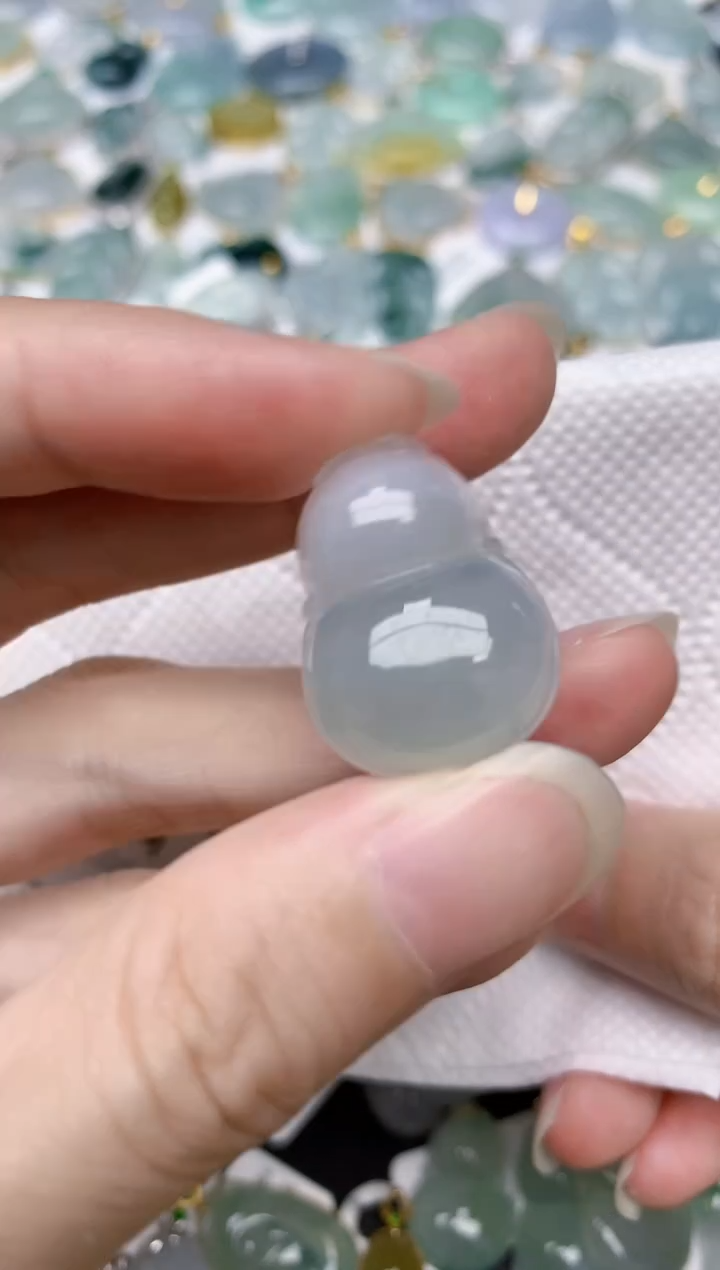 翡翠未镶嵌颈饰天然A货翡翠