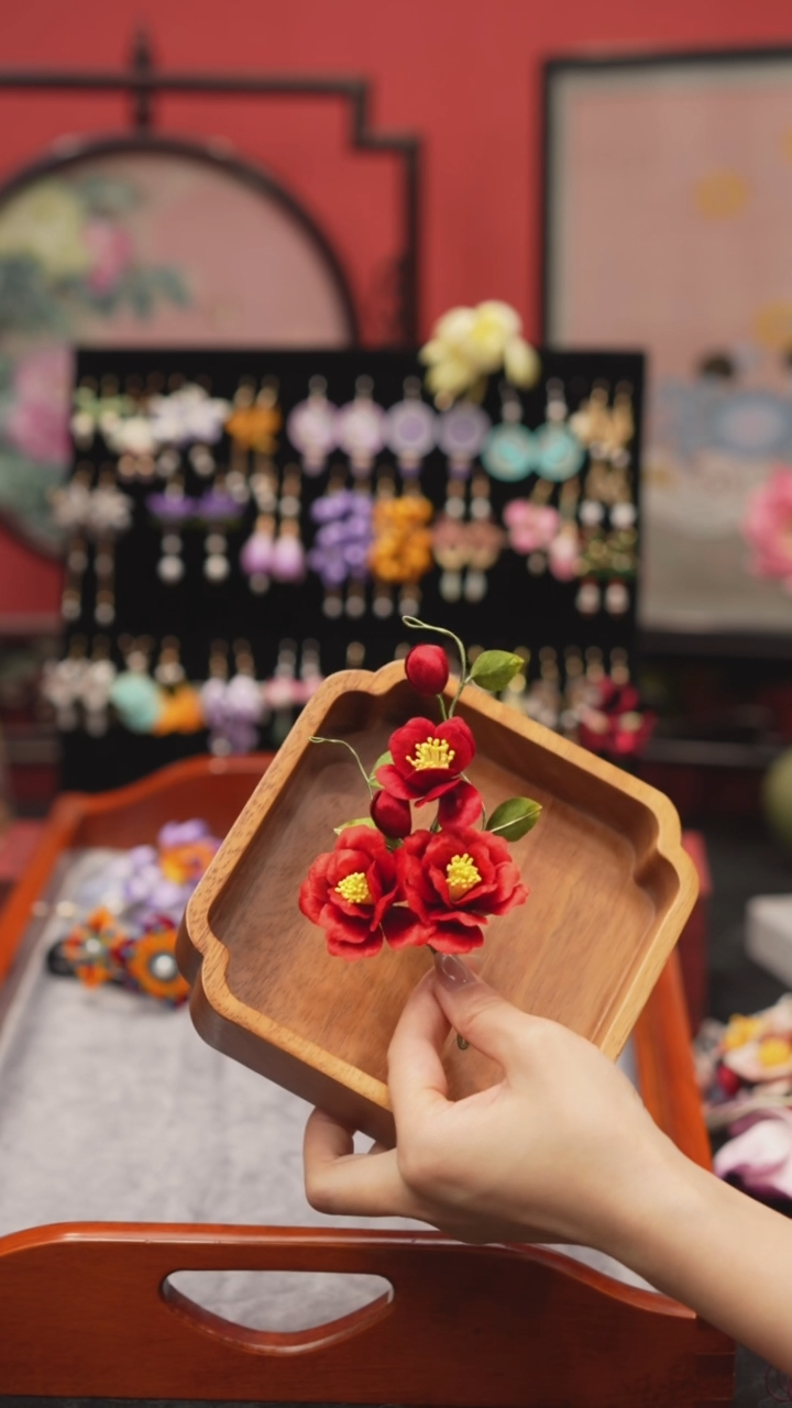 刺绣非遗绒花苏绣饰品