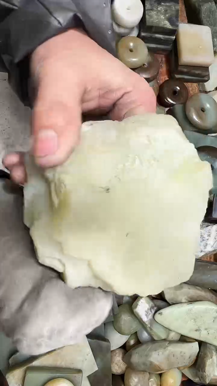 未镶嵌和田玉珠宝半成品1