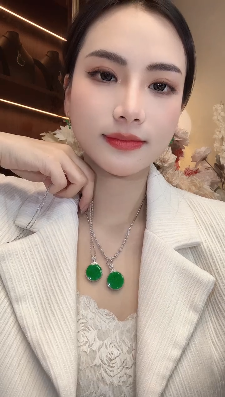 【闪购商品】翡翠吊坠(不含链)18K金镶嵌A39 多样性发货一件