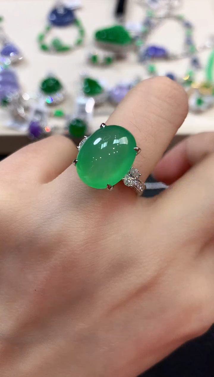 【闪购商品】翡翠戒指18K金镶嵌v55    