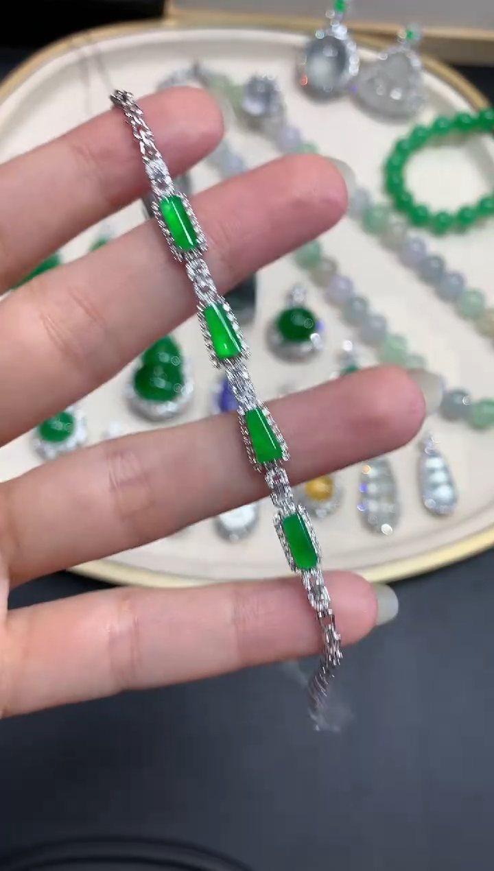 【闪购商品】翡翠手链18K金镶嵌Q116|24800