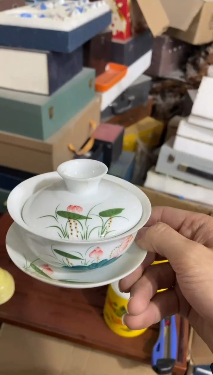 杯子陶无运费险不带礼盒略有瑕疵有点脏介意勿拍