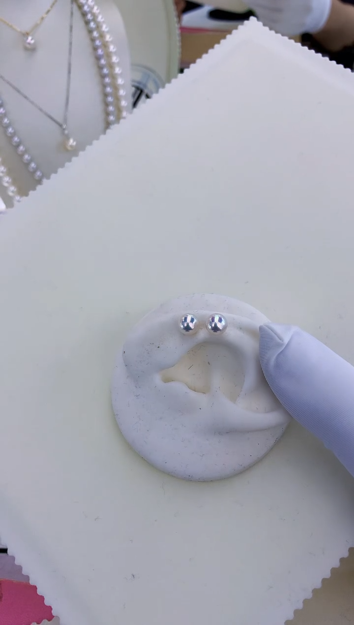 18K金镶嵌饰品海水珍珠6-7素钉定制