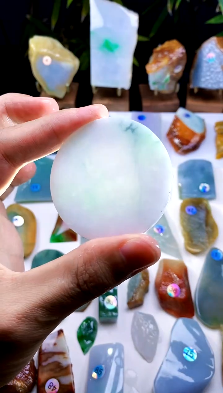 定制翡翠未镶嵌翡翠