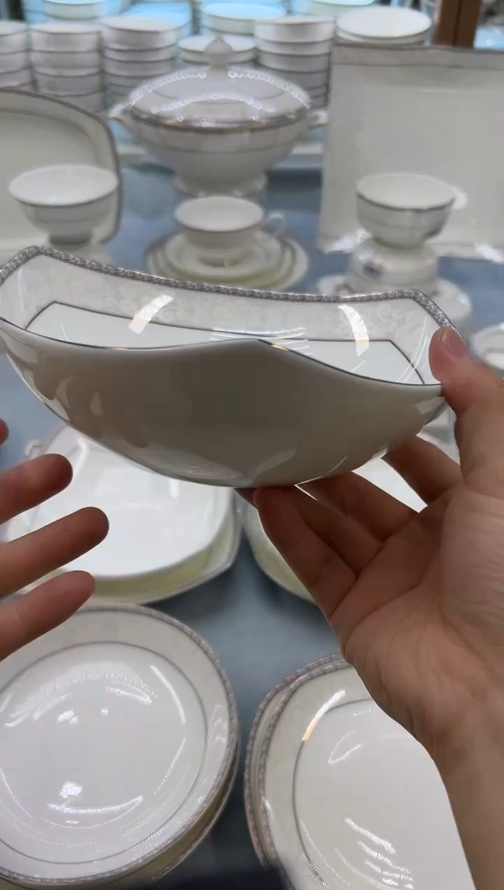 骨瓷玲珑8三角2个  