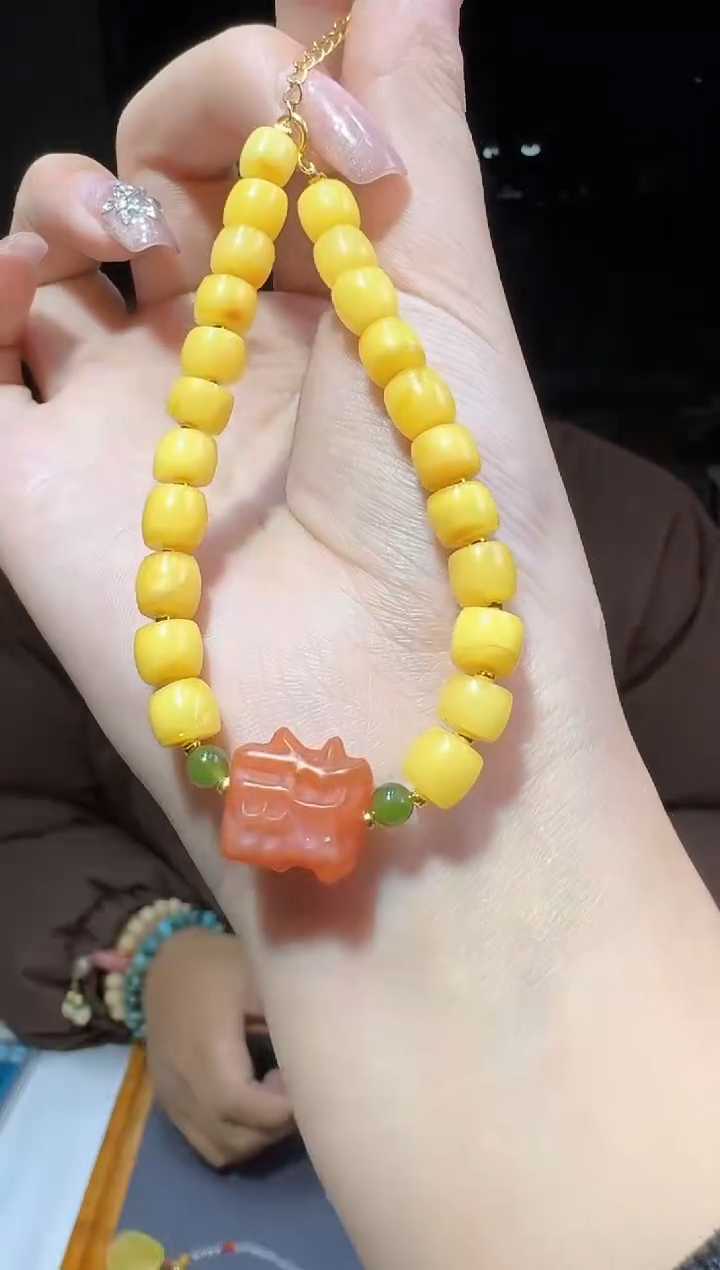 【闪购商品】蜜蜡手链未镶嵌多样性发一件 451