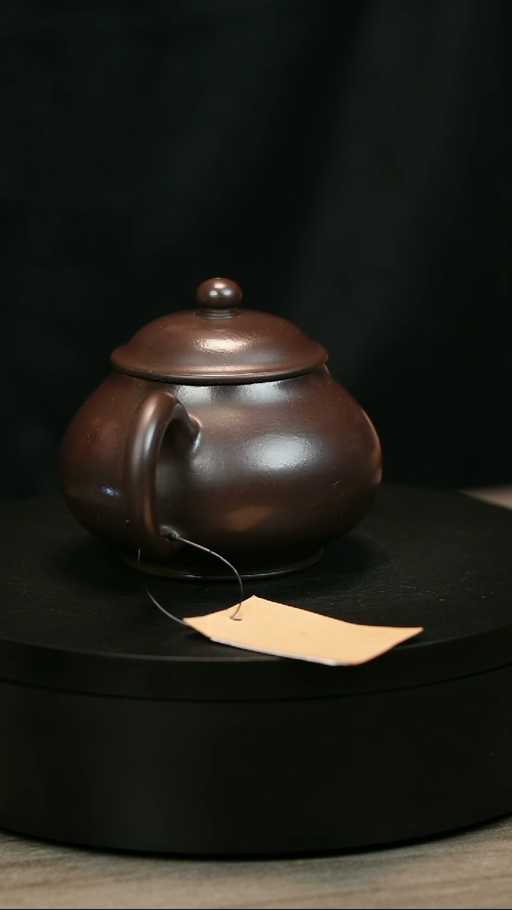 茶壶紫砂A?H1992陈春芬黑墩头光素潘壶