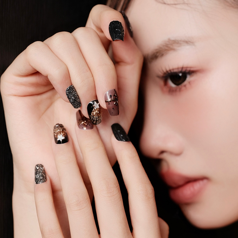 QUEENYARD【奇幻圣诞】小众气质氛围感2025高级感春季穿戴甲