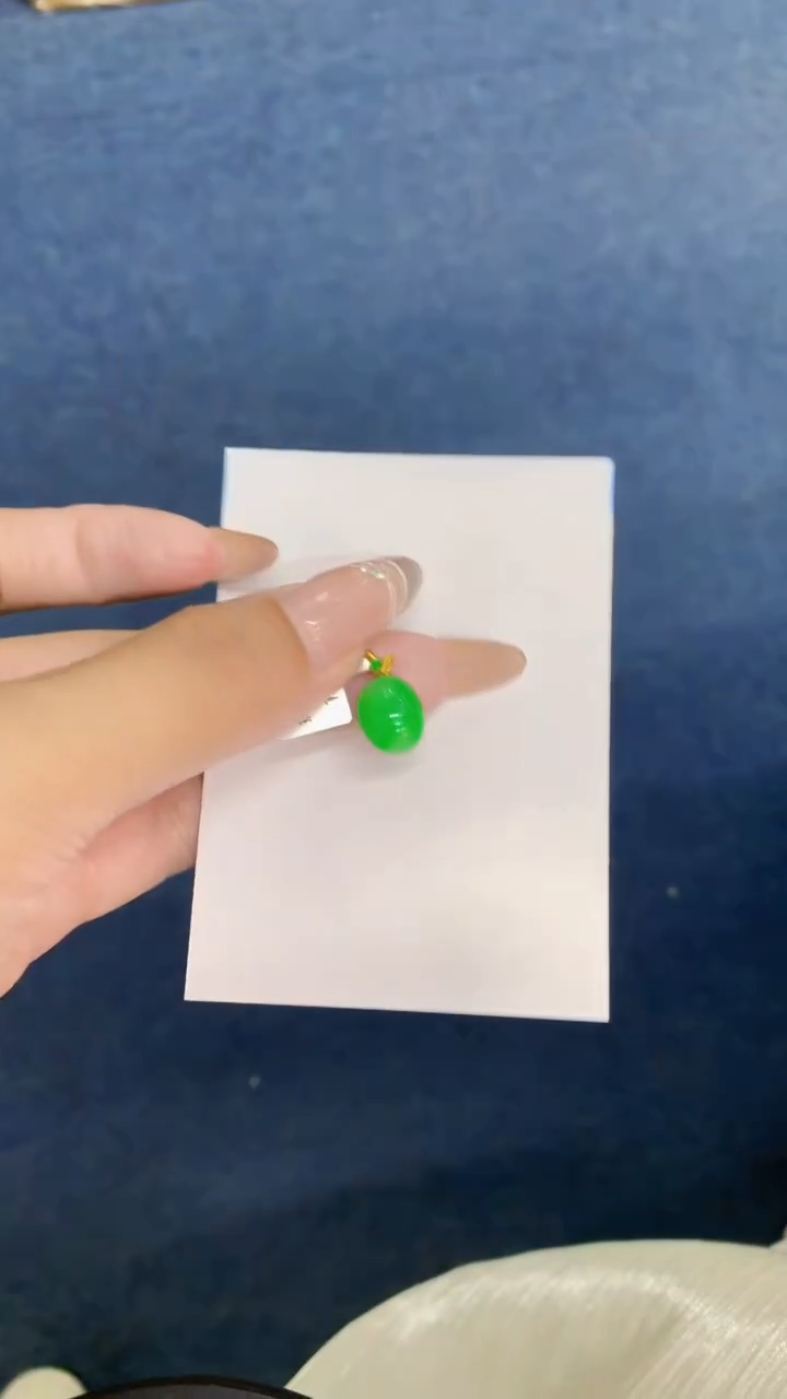 颈饰18K金镶嵌翡翠1