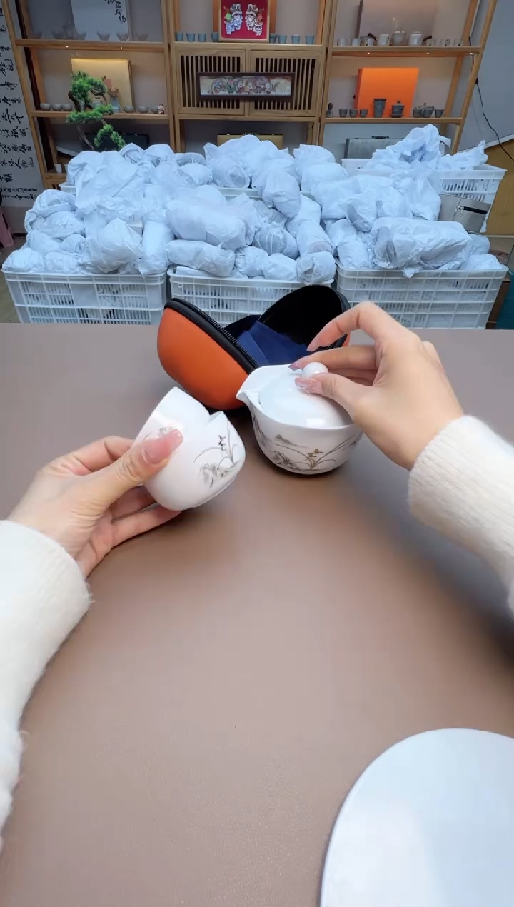 【闪购商品】摆件瓷制品S1111111111111