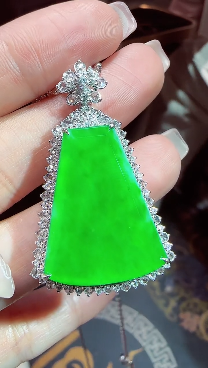 【闪购商品】翡翠吊坠(不含链)18K金镶嵌无事牌