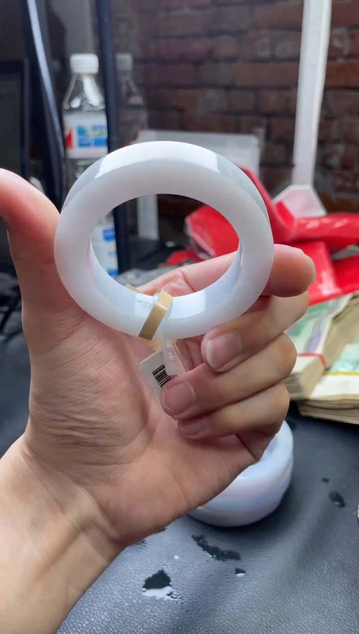 【闪购商品】定制翡翠手镯未镶嵌发一件/DDI01981